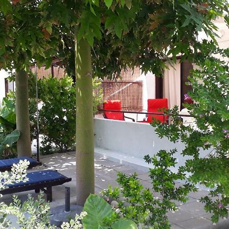 Ferienwohnung Near The Beach Aparment With Garden Perivolia Exterior foto